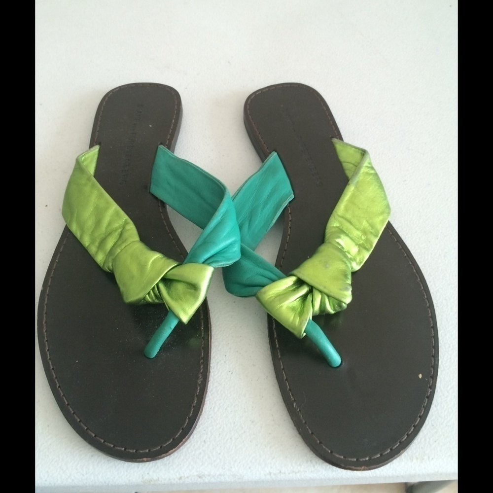 DVF Green Metallic Two Tone Knotted Flip Flop Thong Flat Sandals, Size 6.5 🔴